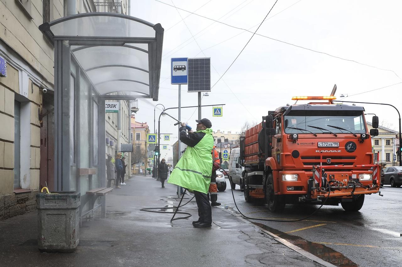 В Петербурге к лету отмоют шесть тысяч фасадов